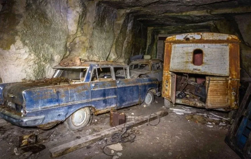 kho tàng xe cổ Pháp