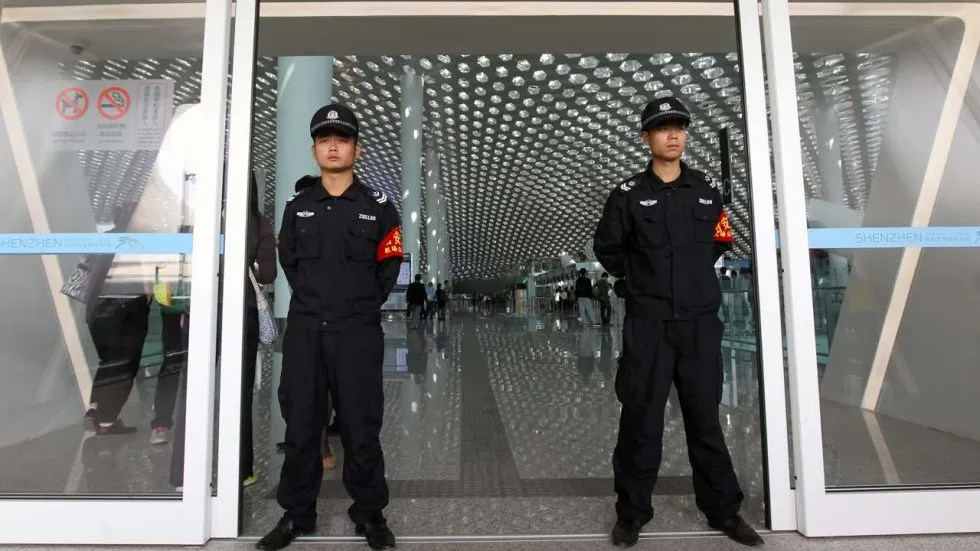 trung quốc lấy dấu vân tay người nước ngoài