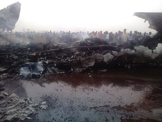 49 người may mắn thoát chết dù máy bay bị thiêu rụi ảnh 2