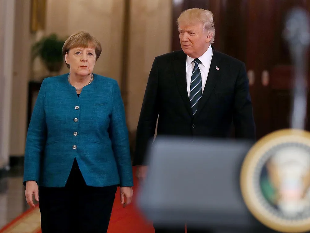 Ông Trump ‘đòi nợ’ bà Merkel 375 tỉ USD ảnh 1