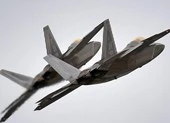 Mỹ tung F-22 chặn 2 oanh tạc cơ Nga áp sát biên giới