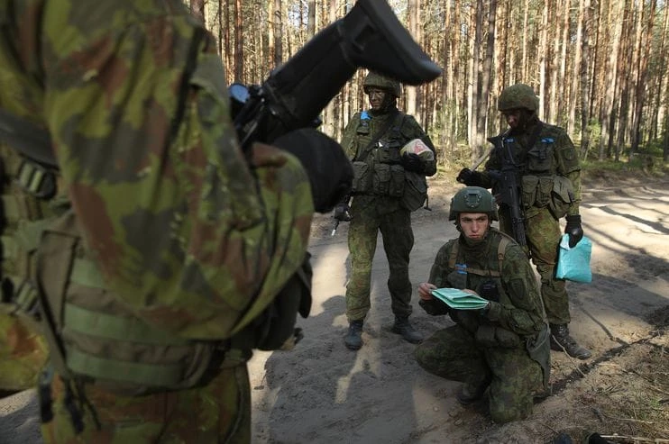 NATO có thể thất trận trước Nga chỉ vì... kẹt xe ảnh 2