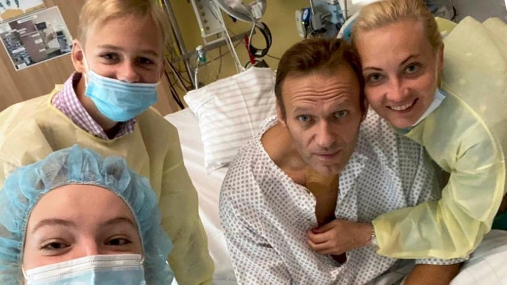 Ông Navalny trả lời đài Mỹ: 'Tôi bị đầu độc và tôi sắp chết' ảnh 1