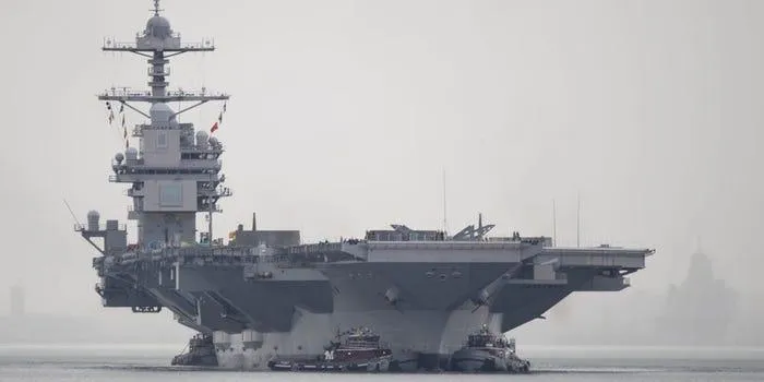 Tàu sân bay USS Gerald R Ford rời rời khỏi Trạm hải quân Norfolk để tới nhà máy đóng tàu Newport News. Ảnh: US NAVY/William Spears Tàu sân bay USS Gerald R Ford rời rời khỏi Trạm hải quân Norfolk để tới nhà máy đóng tàu Newport News. Ảnh: US NAVY/William Spears