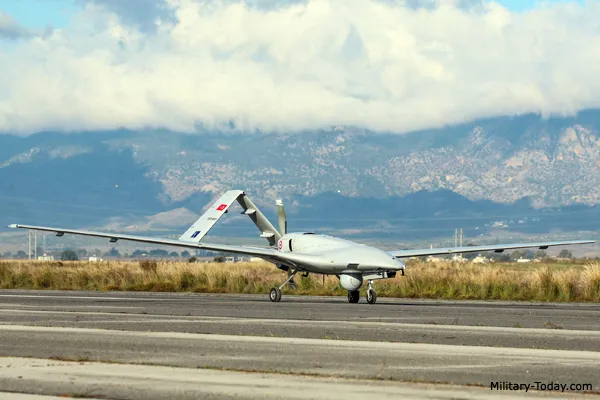 UAV Bayraktar TB2 của Thổ Nhĩ Kỳ. Ảnh: Military-Today bayraktar_tb2.jpg