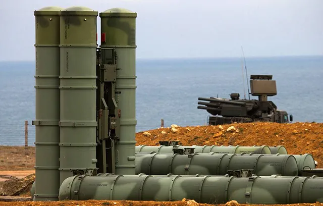 Hệ thống phòng không S-400 Nga. Ảnh: TASS Cách Ukraine chế ngự hệ thống phòng không hàng đầu thế giới S-400 của Nga
