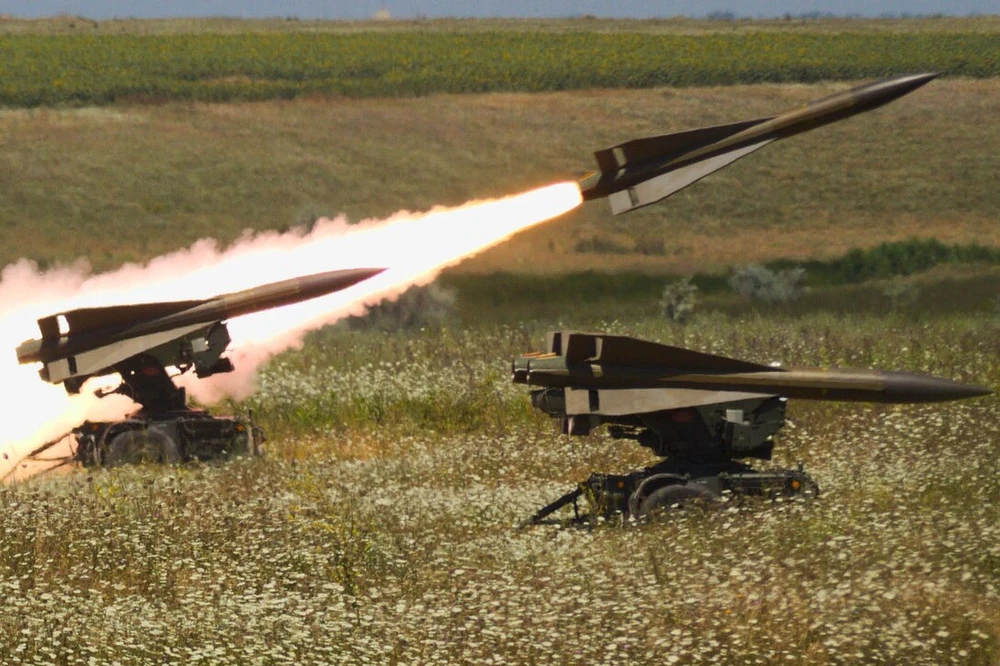 Tên lửa MIM-23 HAWK của Romania được phóng từ khu huấn luyện Capu Midia (Romania) ngày 19-7-2017. Ảnh: Website Bộ Quốc phòng Mỹ Hệ thống phòng không MIM-23 Hawk - vũ khí Mỹ về hưu hơn 20 năm tìm thấy sức sống mới ở Ukraine