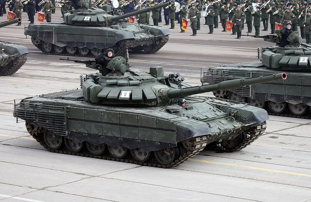 Xe tăng T-72B3 phiên bản nâng cấp năm 2016 với lớp giáp cải tiến. Ảnh: WIKIPEDIA Nga đang cạn xe tăng nhưng vì sao vẫn không xuất kho 1.000 xe tăng T-72?