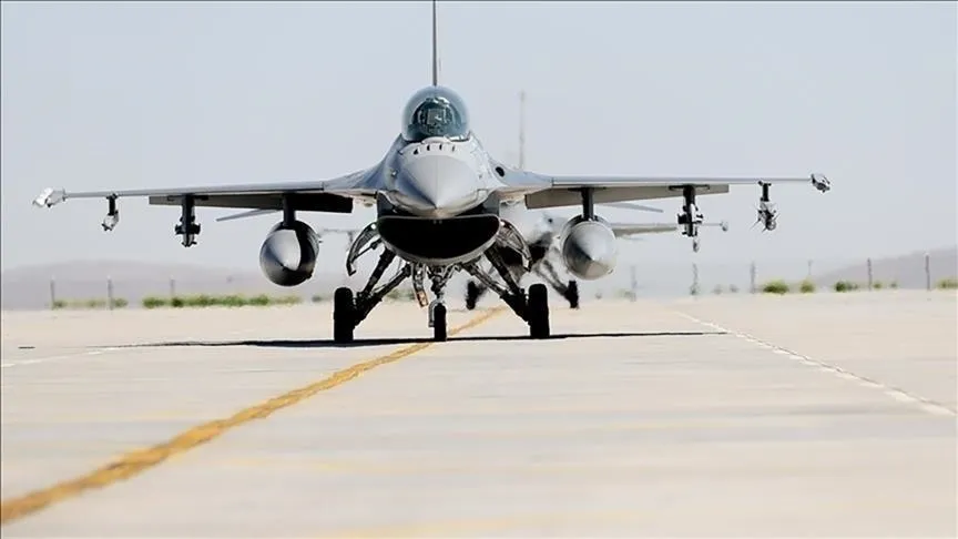 Phi công Ukraine vẫn chưa quen với tiêm kích F-16. Ảnh: ANADOLU Ukraine không sử dụng tiêm kích F-16 thực hiện nhiệm vụ nguy hiểm nhất vì phi công còn 'lạ' máy bay