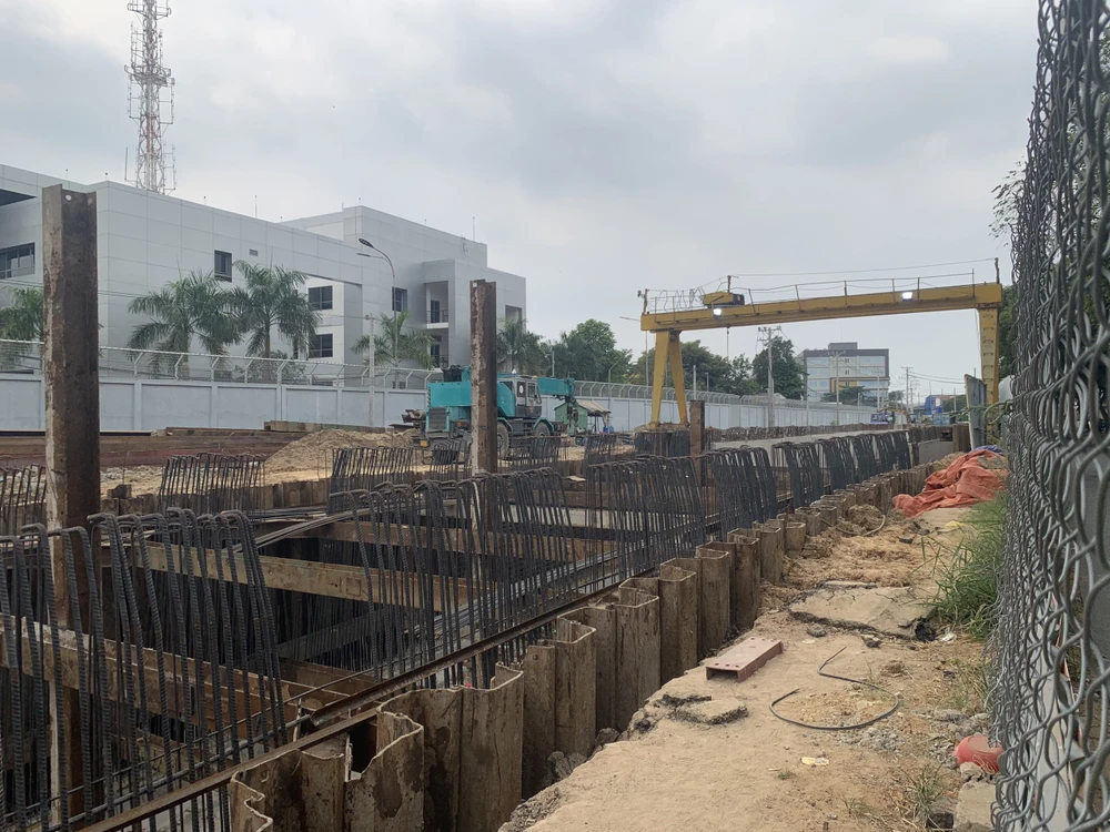 Hầm chui Trần Quốc Hoàn - Phan Thúc Duyện thuộc gói thầu số 9 của dự án đường nối Trần Quốc Hoàn - Cộng Hòa. cau-vuot-tam-12.jpg
