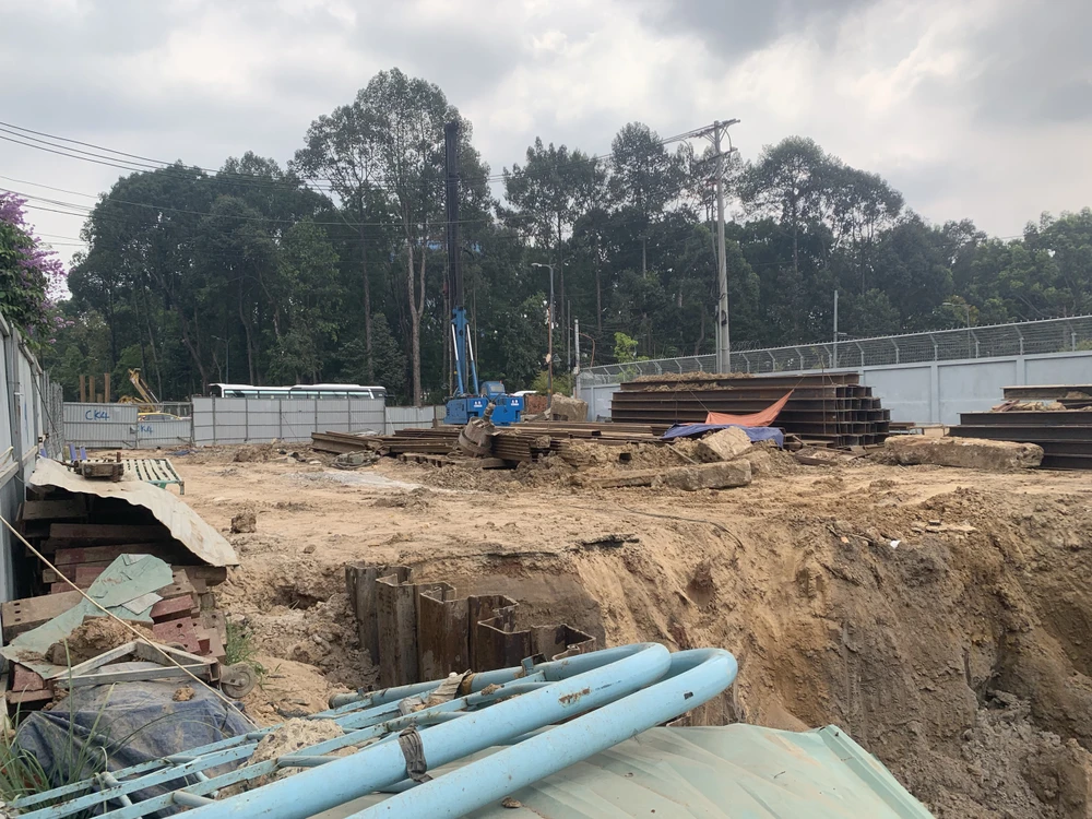 Trong đó, riêng hạng mục hầm chui Phan Thúc Duyện – Trần Quốc Hoàn đạt hơn 50% khối lượng. cau-vuot-tam-13.jpg