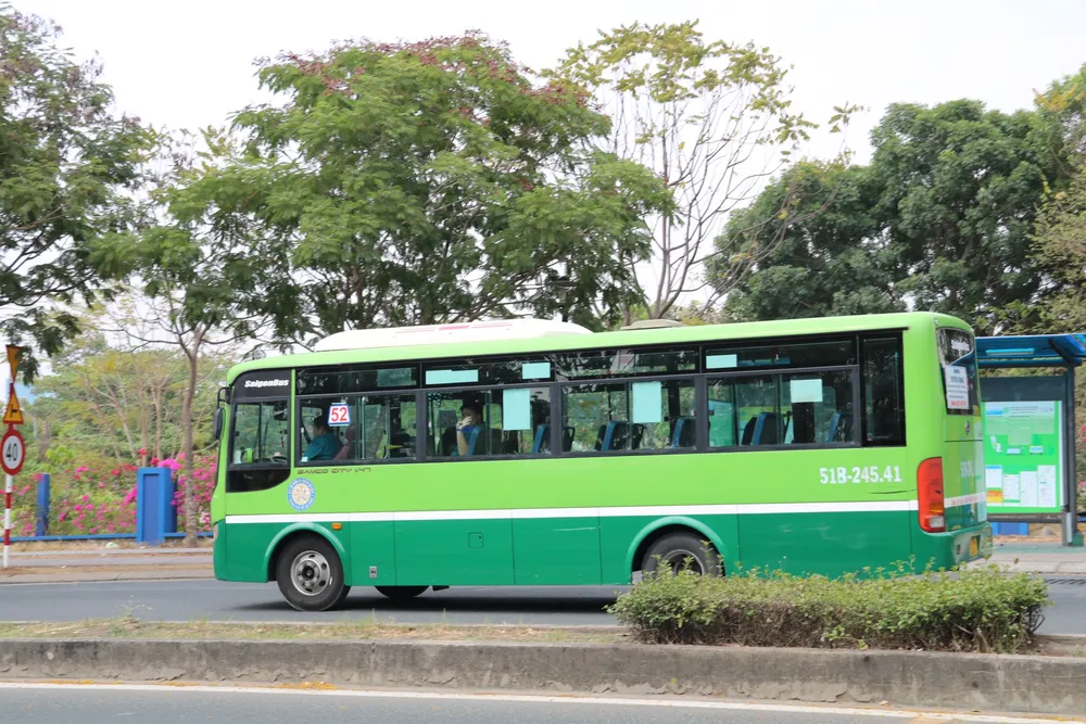 Tương tự, xe buýt số 52 cũng tạm ngưng hoạt động. xe-buyt-moi-23.jpg