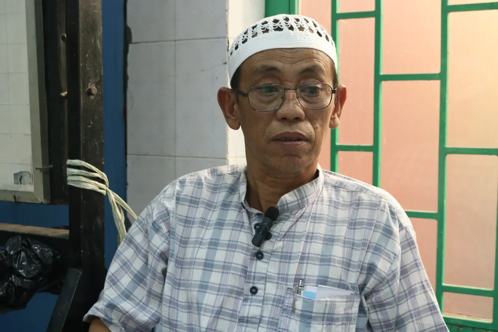 Ông Ab-Dohalm, Phó giáo cả thánh đường Hồi giáo Alwar (quận 8). cho-Hoi-giao-3.jpg