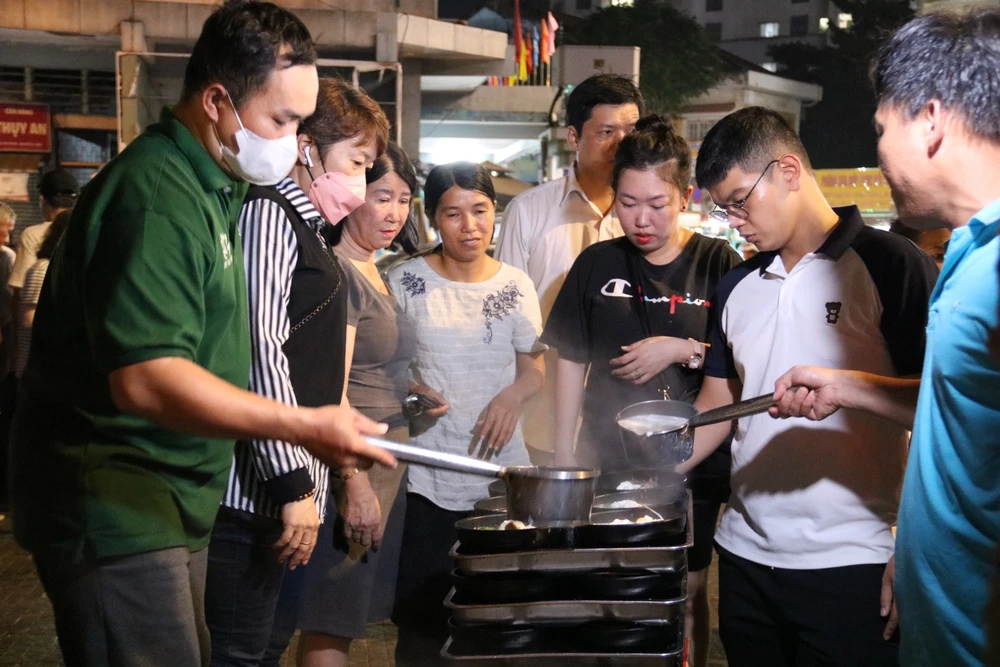 Quán mì gõ 0 đồng giữa lòng TP. mi-go-0-dong-20.jpg