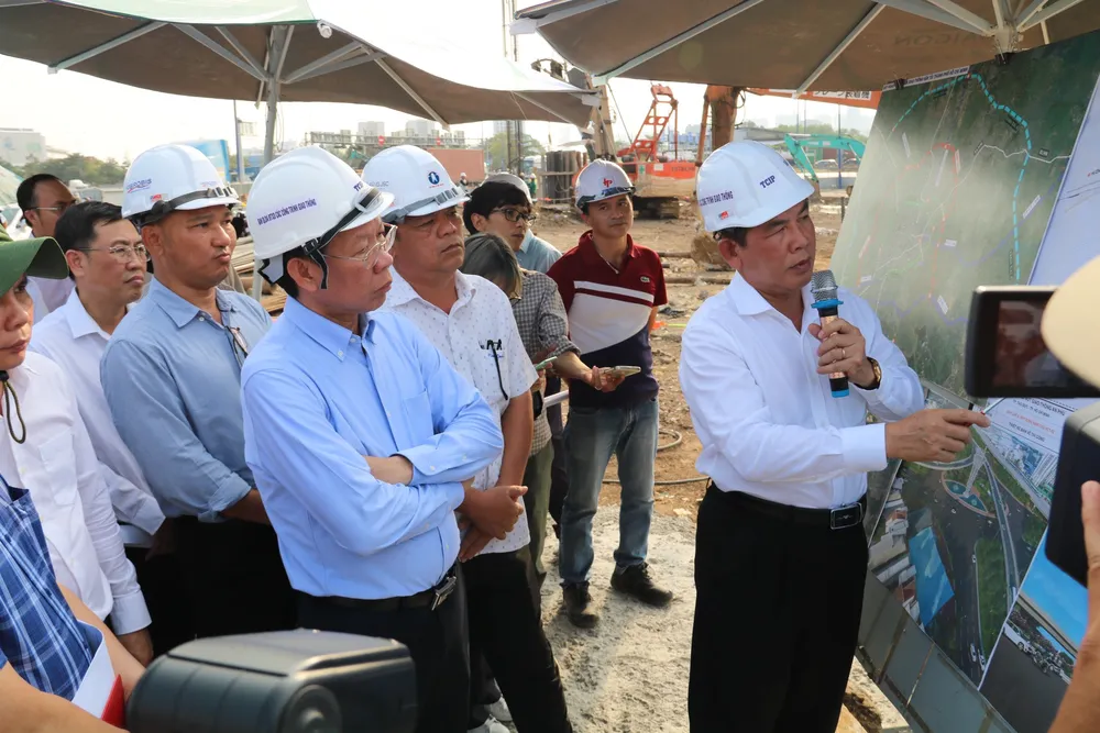 Chủ tịch UBND TP.HCM tại công trường nút giao An Phú. nút giao An Phú