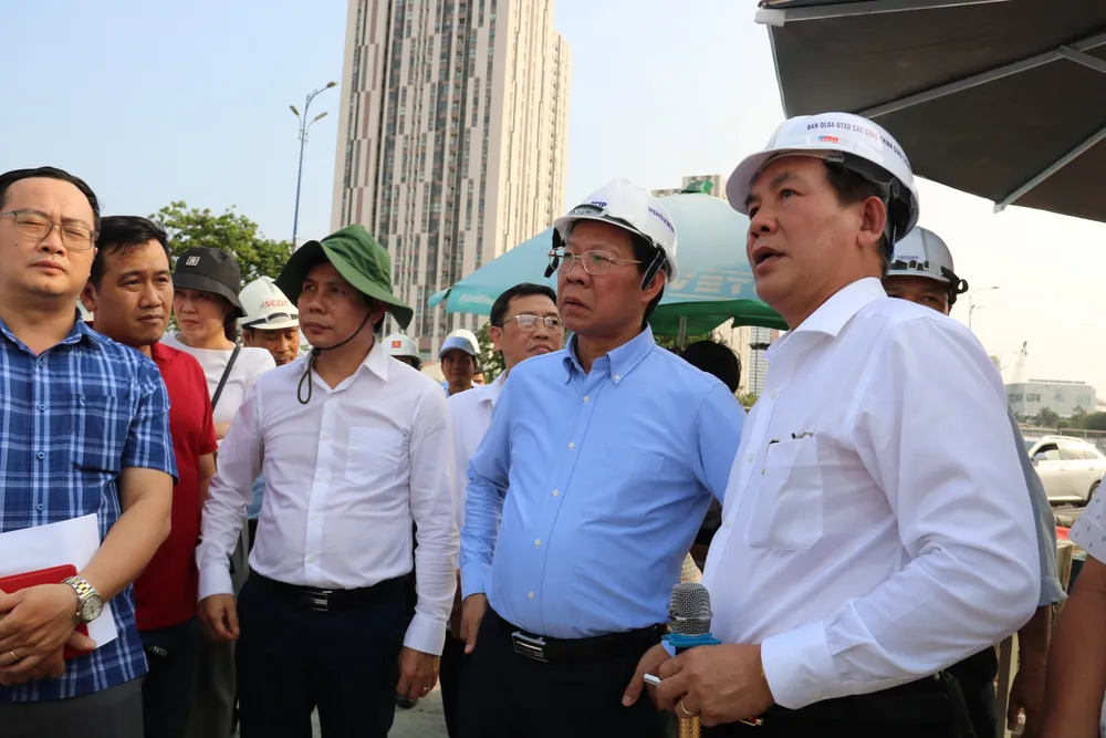 Chủ tịch UBND TP.HCM Phan Văn Mãi đã đi khảo sát thực địa, kiểm tra tiến độ dự án nút giao An Phú, TP Thủ Đức. nút giao An Phú