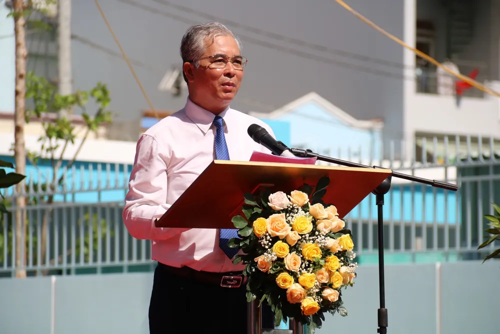 Ông Ngô Minh Châu - Thành ủy viên, Phó Chủ tịch UBND TP phát biểu. Ảnh: NHƯ NGỌC duong-ta-quang-buu-9.jpg