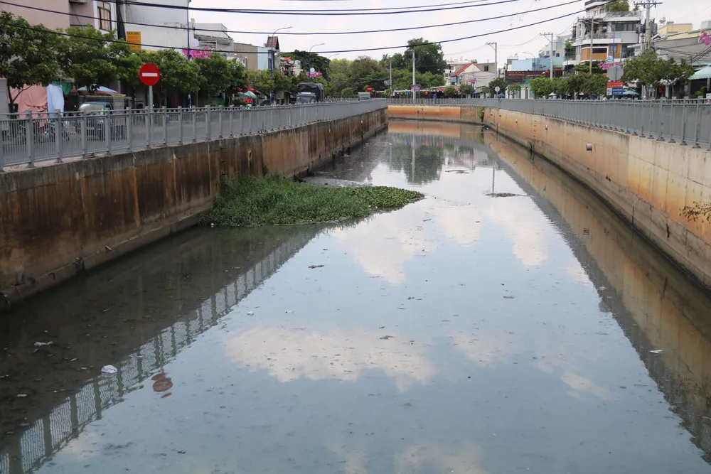 kenh-nuoc-den-15.jpg