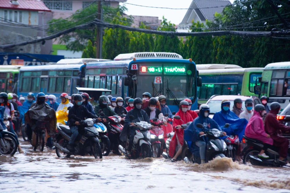 Ngập lụt ảnh hưởng trực tiếp đến 10 triệu dân ở TP.HCM. ngập lụt