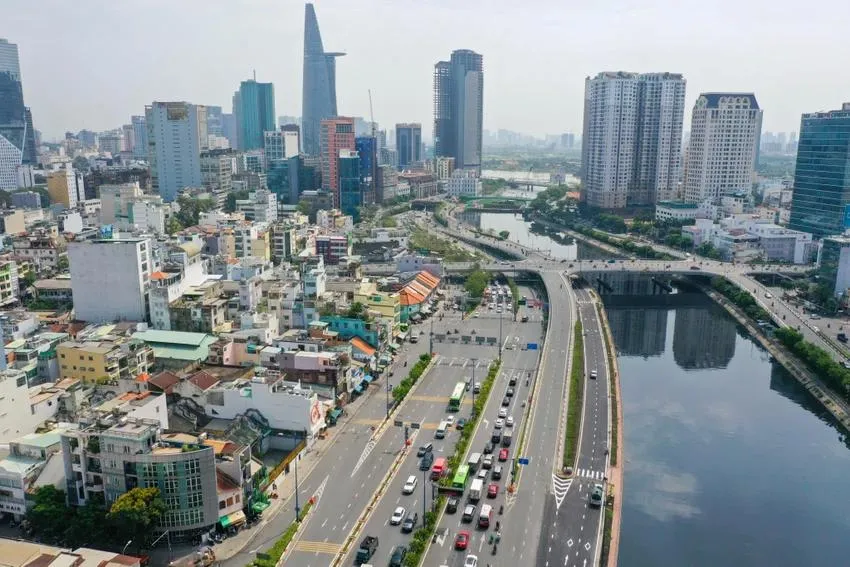 Đường Võ Văn Kiệt, đoạn từ đường Huỳnh Mẫn Đạt đến Hầm Sông Sài Gòn cấm xe lưu thông. Ảnh: ĐT cấm xe lưu thông