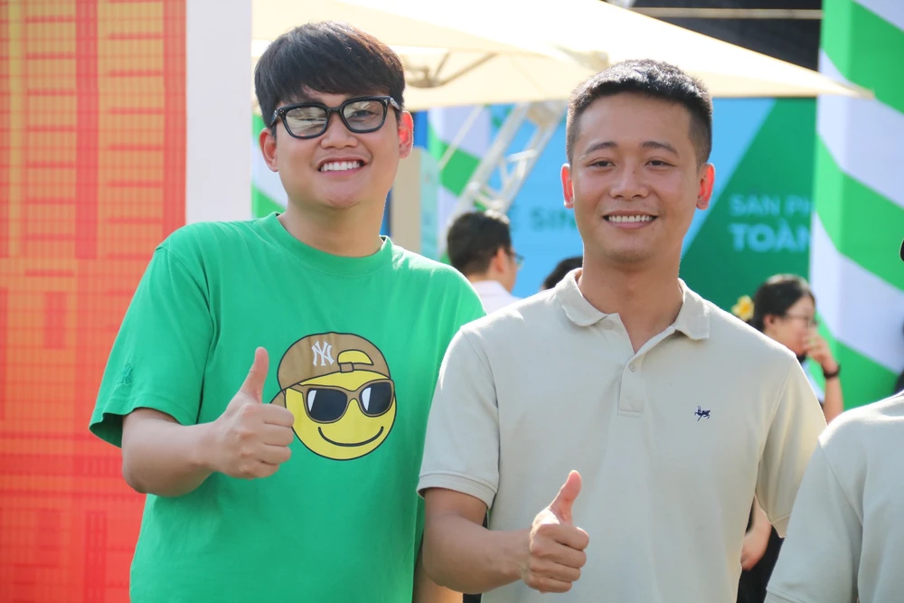 Quang Linh Vlog, Duy Thẩm tại sự kiện. Ảnh: NN xe buýt