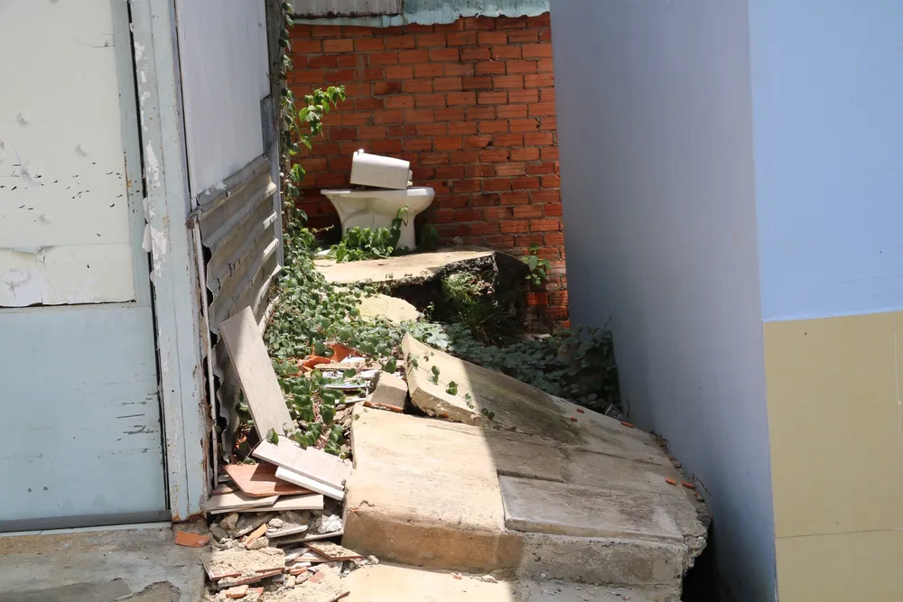 Vị trí sạt lở sau nhà bà Oanh. bo-ke-thanh-da-8.jpg