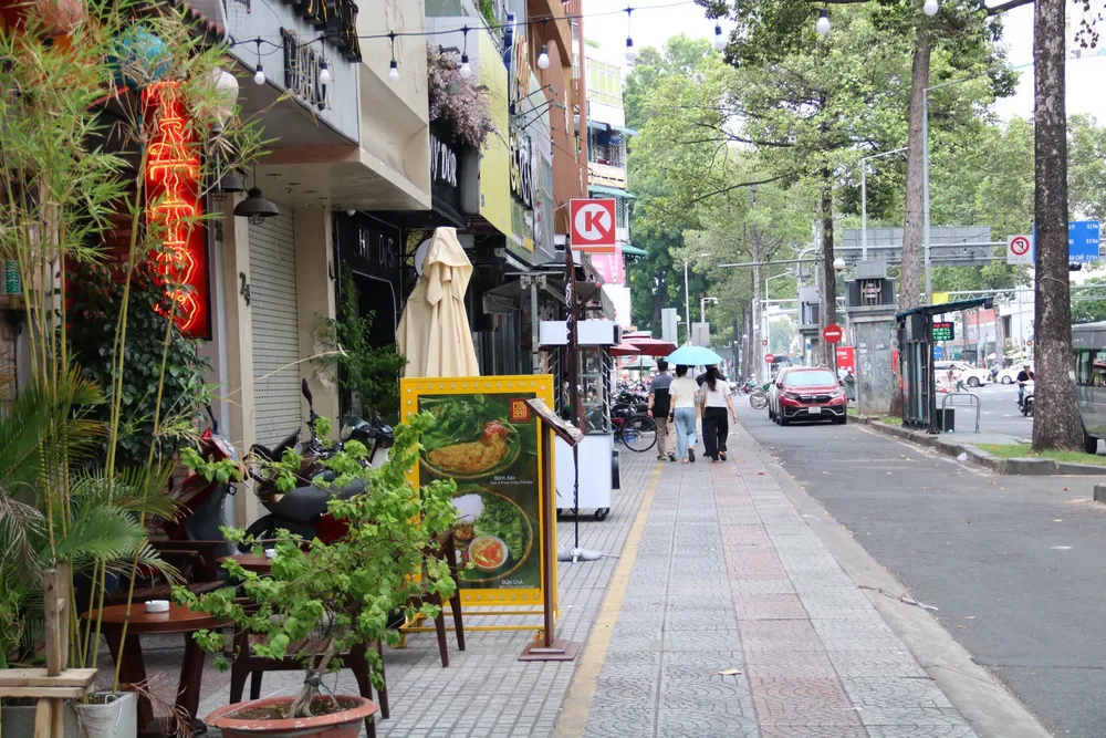 Sở GTVT TP.HCM yêu cầu các địa phương đẩy nhanh tiến độ thu phí vỉa hè. Ảnh: NHƯ NGỌC các địa phương đẩy nhanh tiến độ thu phí vỉa hè.