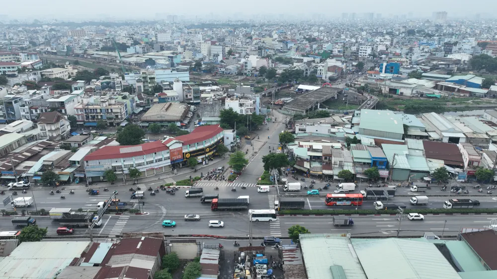 Cầu Tân Kỳ Tân Quý kết nối quốc lộ 1A đến các khu vực trung tâm. cau-tan-ky-tan-quy-0000.jpg