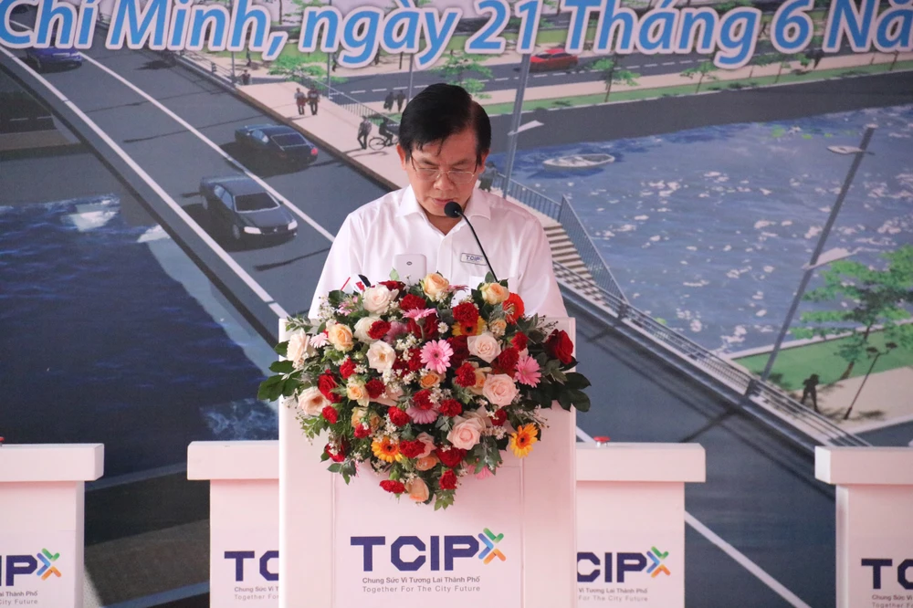 Ông Lương Minh Phúc - Giám đốc Ban Quản lý Dự án Đầu tư Xây dựng các công trình giao thông. cau-tan-ky-tan-quy-60.jpg