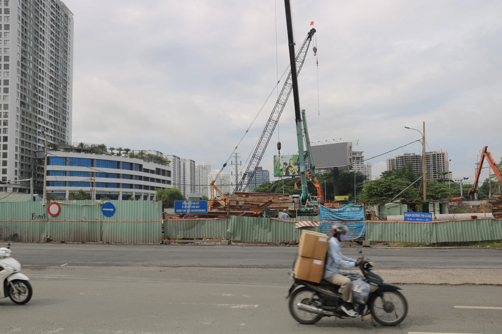 Sở GTVT TP yêu cầu khắc phục hư hỏng mặt đường Nguyễn Văn Linh. ham-chui-nguyen-van-linh-nguyen-huu-tho-17.jpg