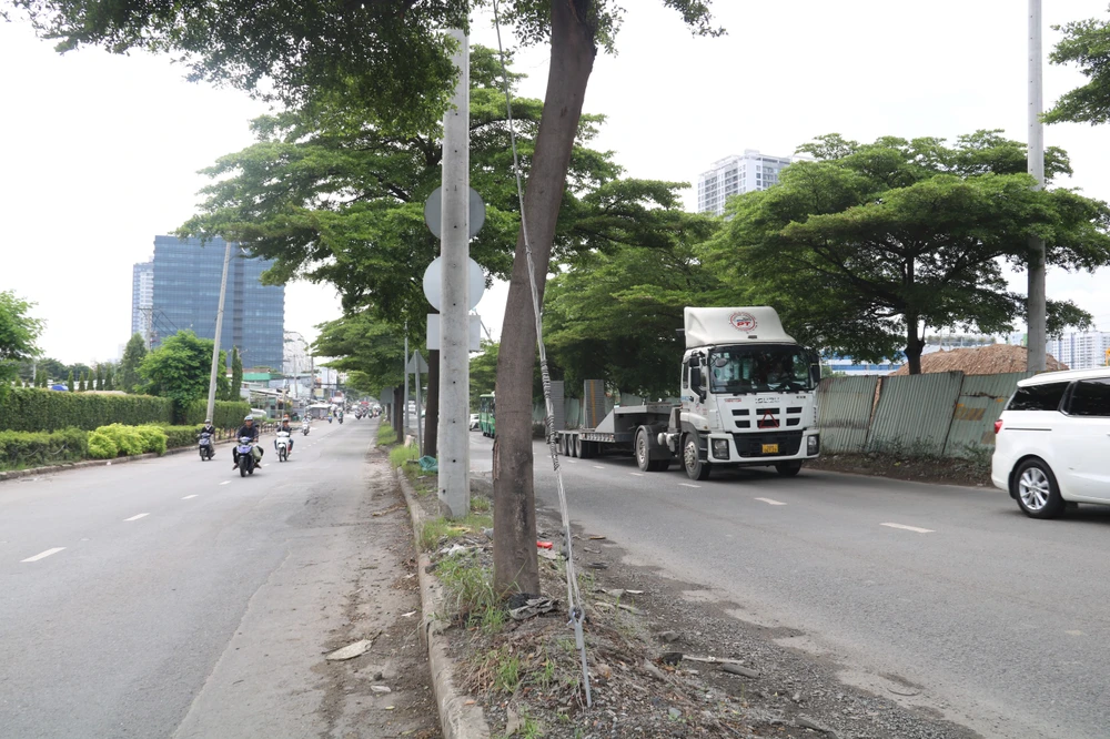 Mặt đường Nguyễn Văn Linh phải đảm bảo êm thuận. ham-chui-nguyen-van-linh-nguyen-huu-tho-18.jpg
