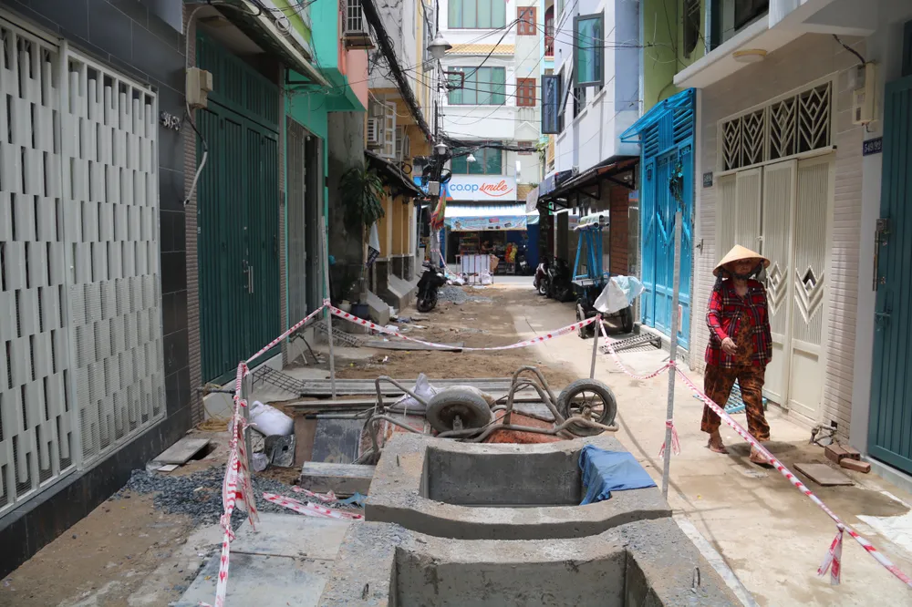 Hẻm sẽ được thảm nhựa, làm lại hệ thống thoát nước. mo-rong-hem-24.jpg
