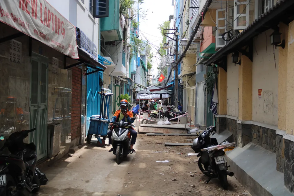 Hẻm 549, đường Nguyễn Đình Chiểu đang được mở rộng. mở rộng hẻm