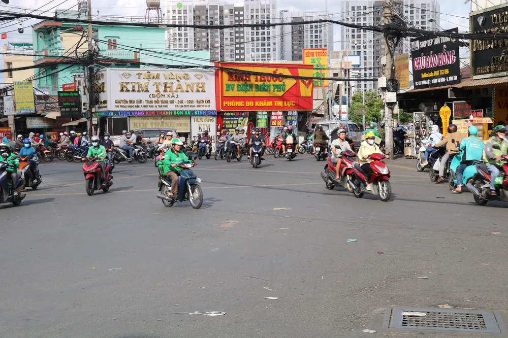 Khu vực này sẽ được xây cầu vượt bê tông. nga-tu-bon-xa-15.jpg