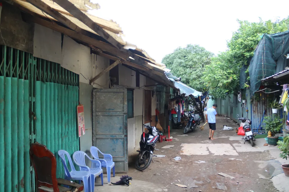 Những dãy nhà nằm san sát, chống đỡ nhau.Ảnh: NGỌC THẮM nam-ly-chieu-hoang-5.jpg
