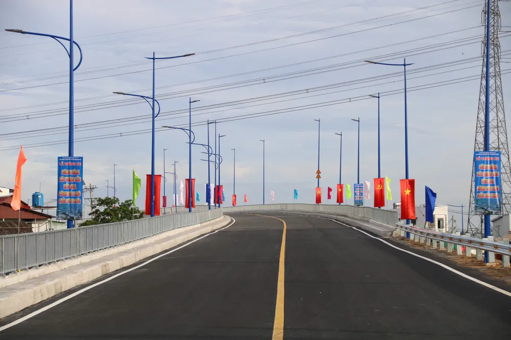Cầu Cây Khô rút ngắn quãng đường bờ Đông - Tây xã Phước Lộc từ 10km xuống còn 500m. cau-cay-kho.jpg
