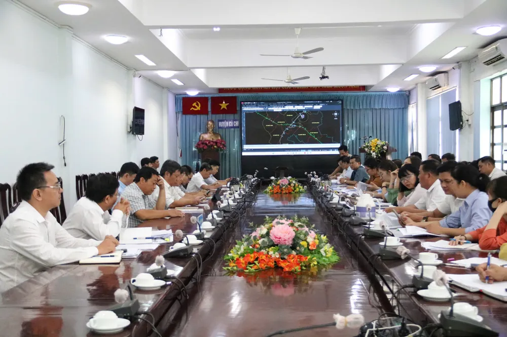 Toàn cảnh buổi làm việc của Sở TN&MT và UBND huyện Củ Chi. cao-toc-TP.HCM-moc-bai-1.jpg