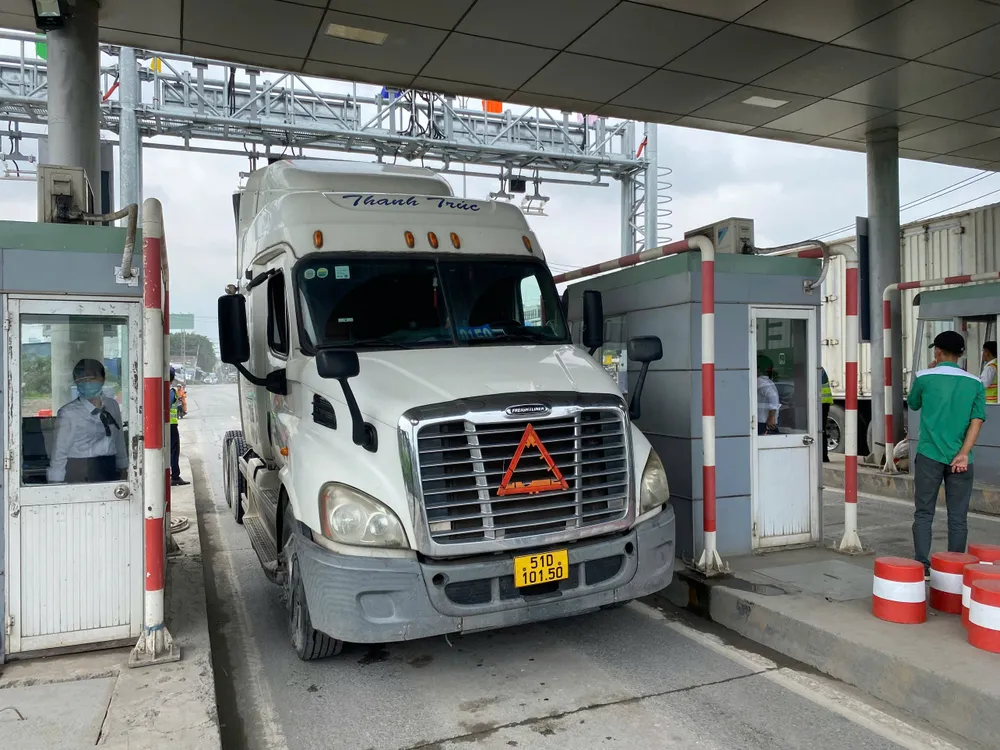 Chủ đầu tư sẽ tiếp thu ý kiến người dân về việc thu phí để điều chỉnh cho phù hợp với thực tế. BOT-phu-huu-10.jpg