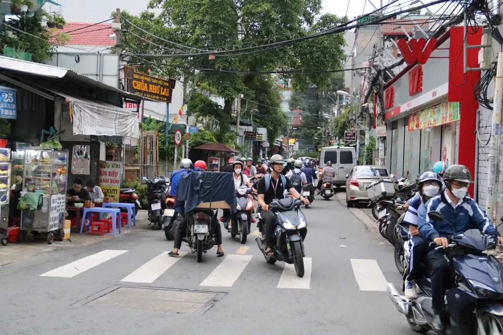 Đường Lê Lai hiện hữu nhỏ hẹp. duong-nguyen-thai-son-3.jpg