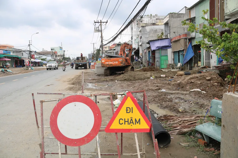 Nhiều đoạn thi công tích cực. quoc-lo-50-81.jpg