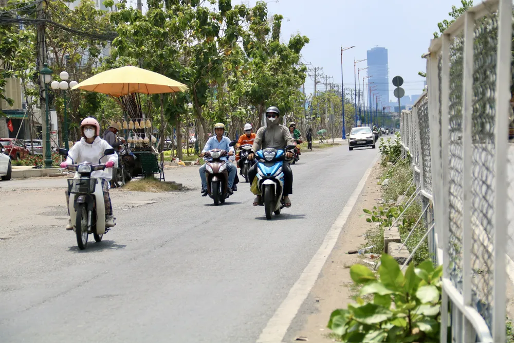 Đường Lương Định Của, đoạn từ đường Nguyễn Hoàng đến nút giao An Phú, chưa được mở rộng. duong-luong-dinh-cua-32.jpg