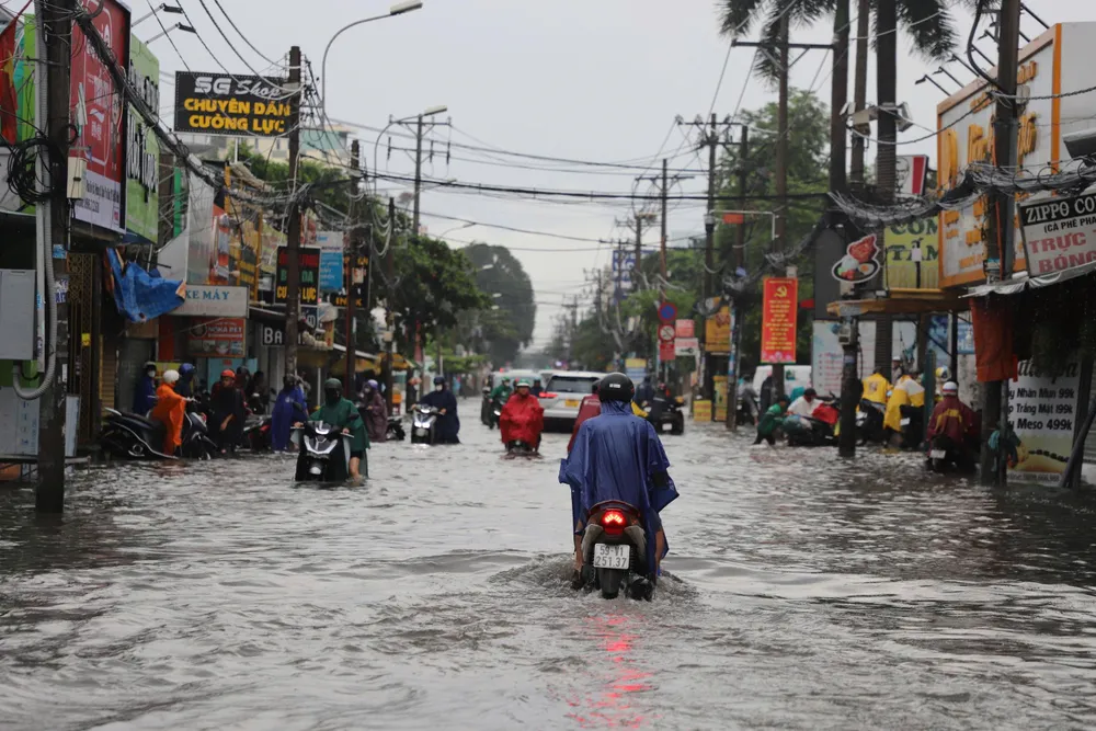 mưa lớn rạng sáng
