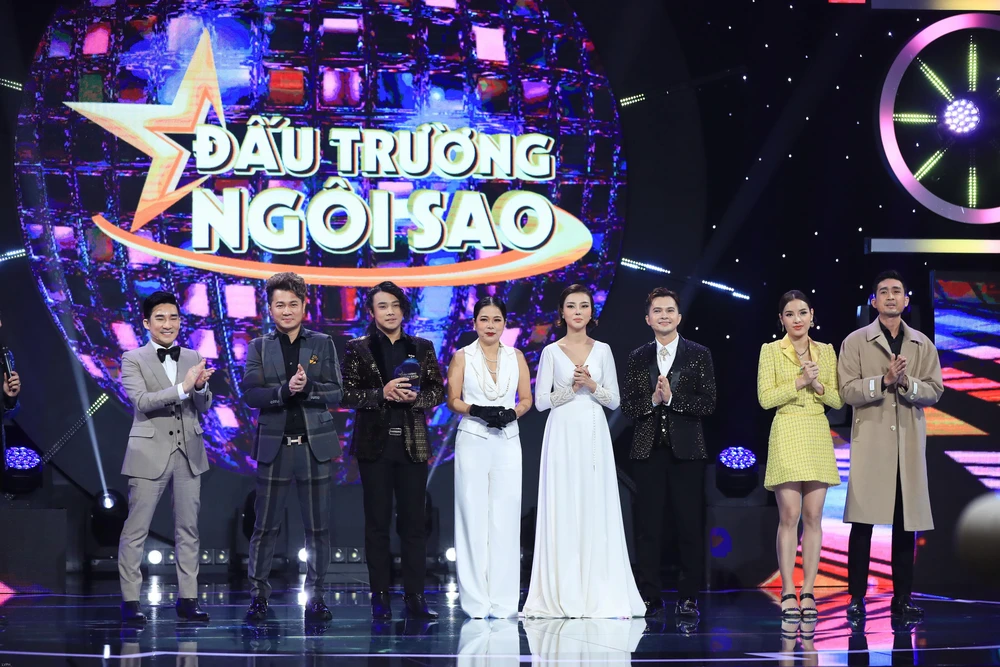 Những nghệ sĩ trong chương trình.