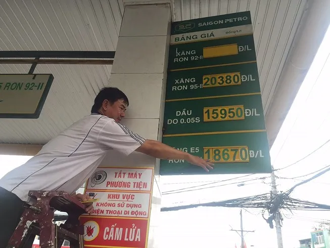 Tăng 'thần tốc', xăng A95 vẫn rẻ hơn các nước ? ảnh 1