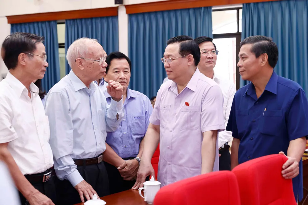 Cử tri TP Hải Phòng mong muốn cơ quan chức năng hoàn thiện pháp luật về kiểm soát quyền lực, phòng, chống tham nhũng. Ảnh: DOÃN TẤN Cử tri TP Hải Phòng mong muốn cơ quan chức năng hoàn thiện pháp luật về kiểm soát quyền lực, phòng, chống tham nhũng. Ảnh: DOÃN TẤN