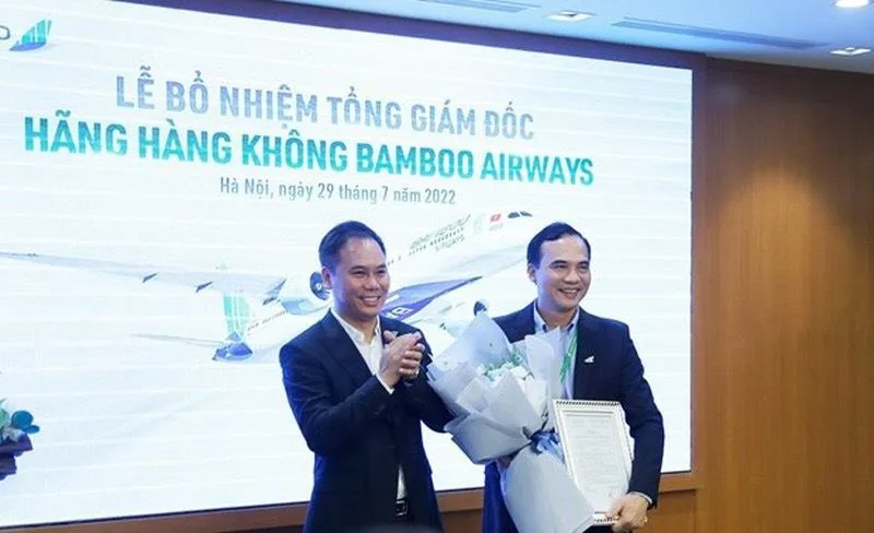 Ông Đặng Tất Thắng (trái) chuyển giao vị trí Tổng Giám đốc Bamboo Airways. Ảnh: ĐVH Ông Đặng Tất Thắng (trái) chuyển giao vị trí Tổng Giám đốc Bamboo Airways. Ảnh: ĐVH