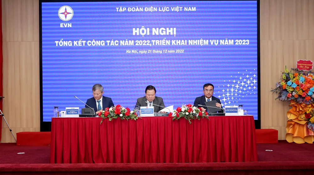 Lãnh đạo Ủy ban quản lý vốn tại doanh nghiệp và EVN chủ trì hội nghị. Ảnh: TP