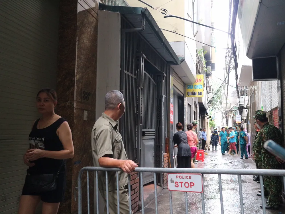 Hiện trường vụ cháy đang bị phong tỏa.