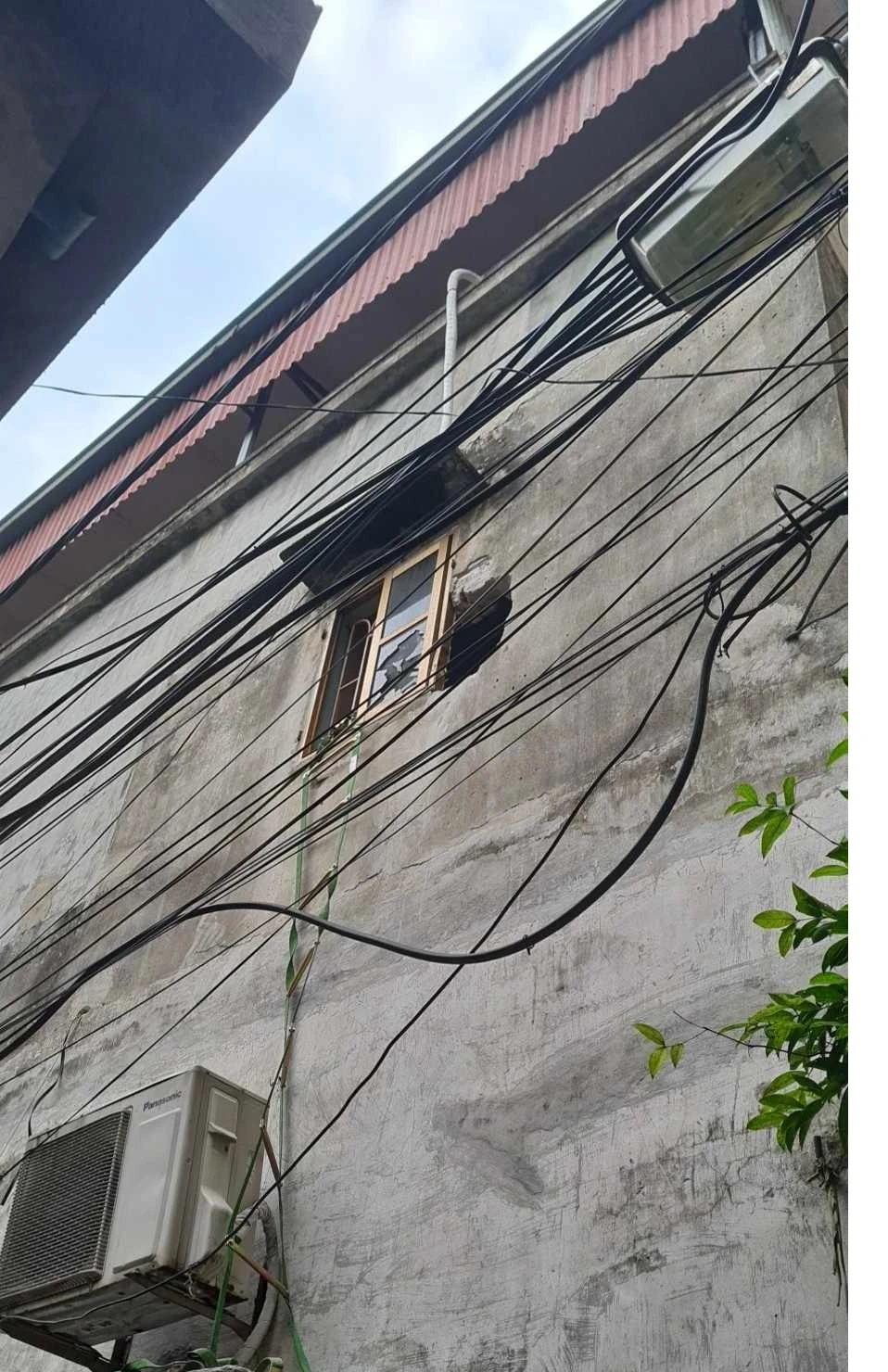 Ngôi nhà, nơi xảy ra vụ cháy. cháy nhà 5 tầng.jpg