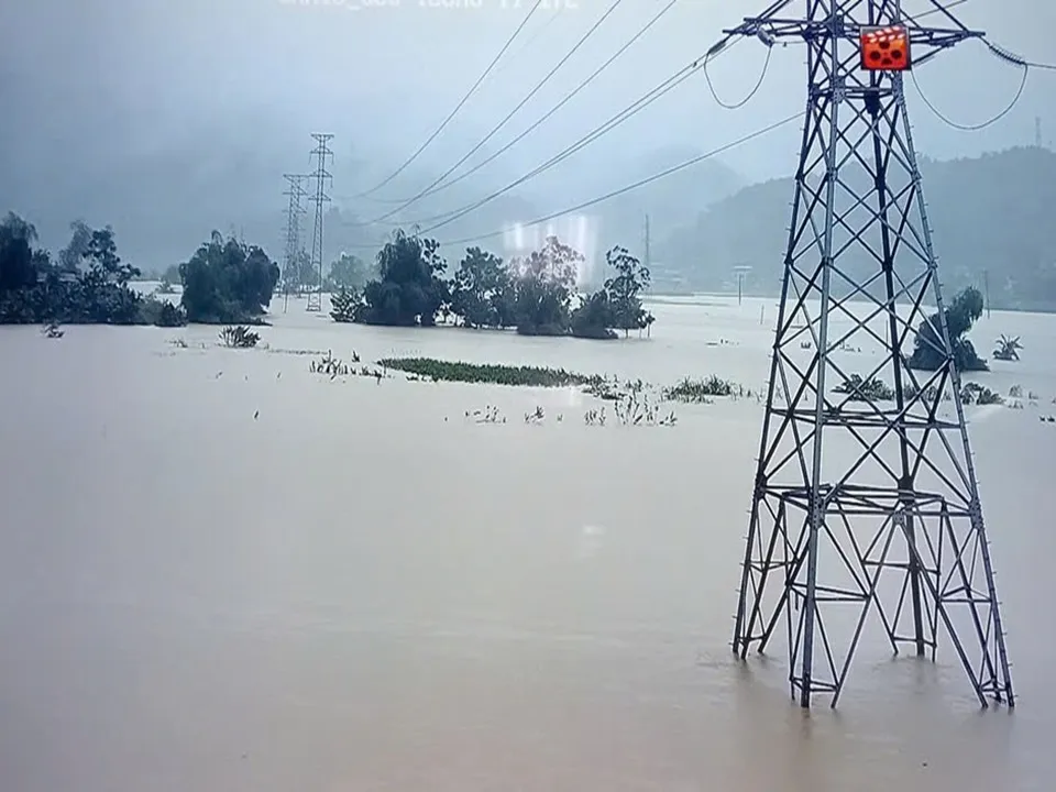 Mưa lũ tại miền núi phía Bắc ảnh hưởng đến hệ thống điện. TBA 110kV Lao cai 2.jpg